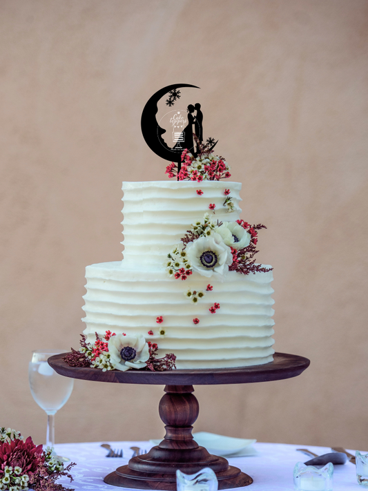 Couple on Moon Cake Topper