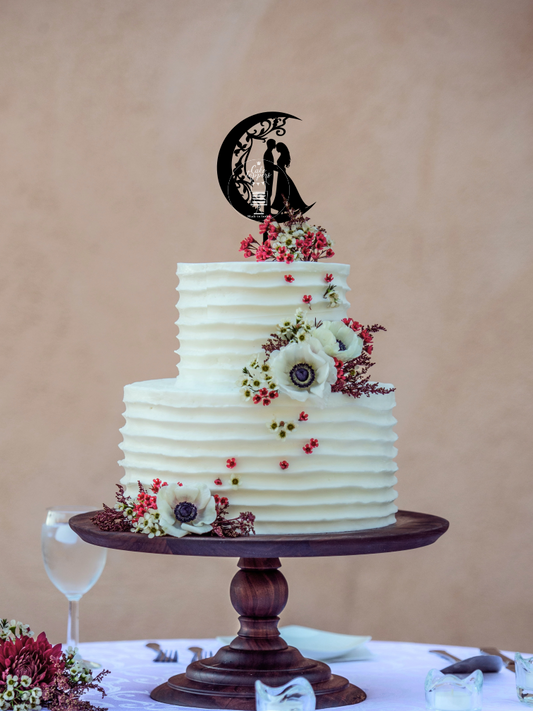 Couple on Moon Cake Topper