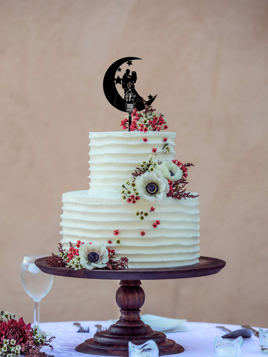 Couple on Moon Cake Topper